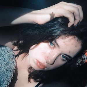 Meet your Posher, Leila